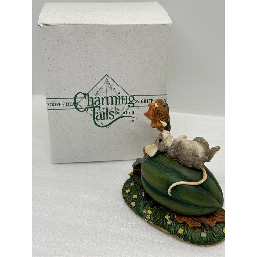 Silvestri Charming Tails “Garden Naptime” Figurine Mouse Laying On Squash #85615